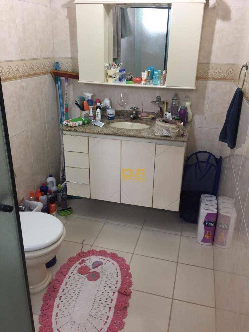 Casa à venda com 4 quartos, 1m² - Foto 14