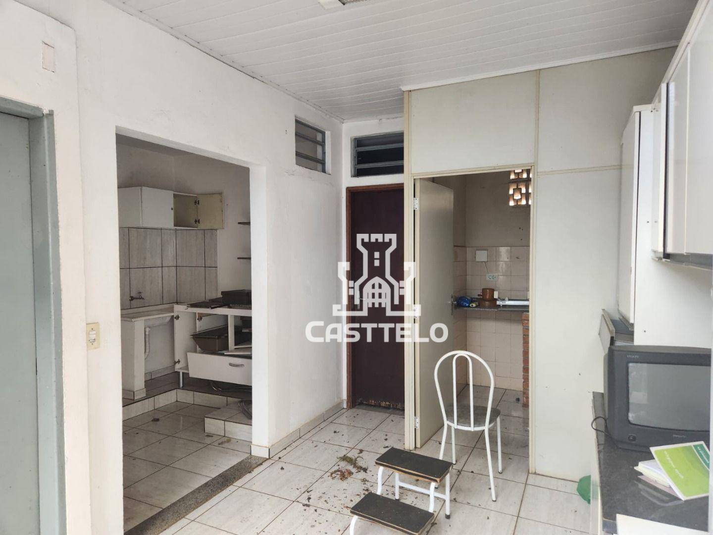 Casa à venda com 5 quartos, 183m² - Foto 7