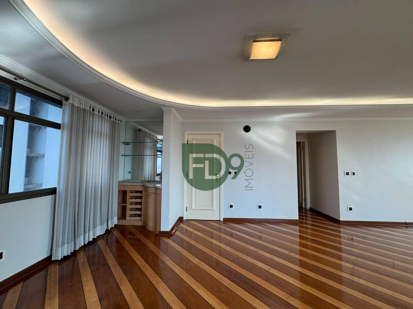 Apartamento, 3 quartos, 250 m² - Foto 2