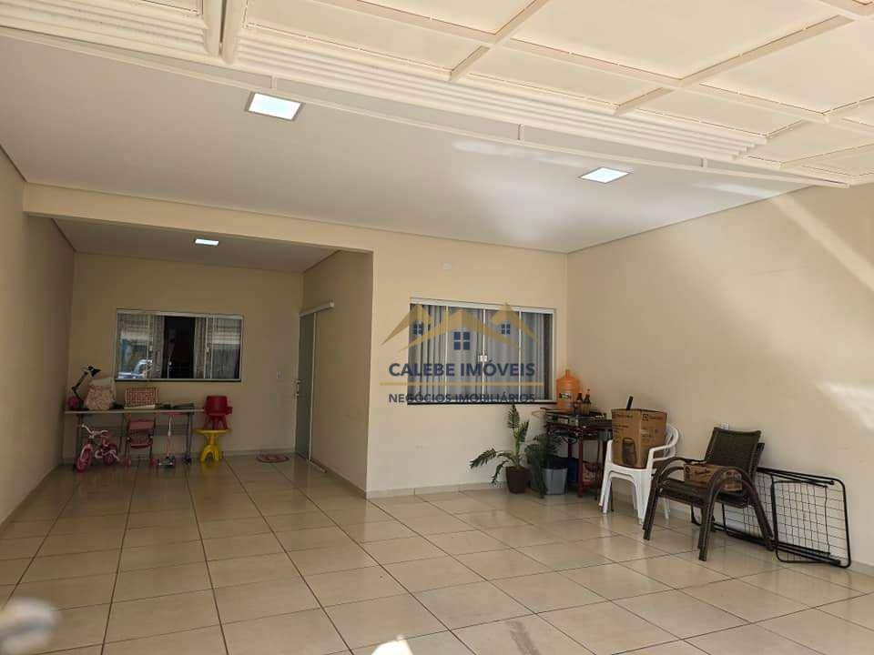 Casa à venda com 3 quartos, 140m² - Foto 2