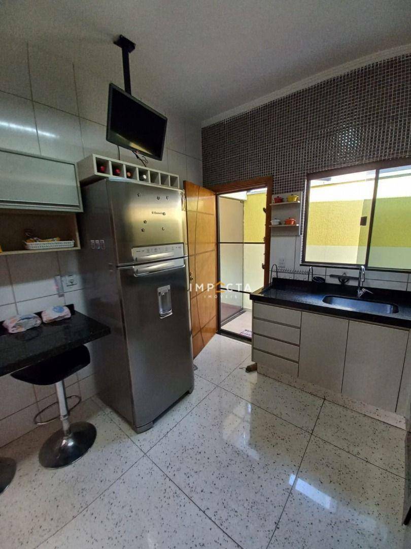 Casa à venda com 3 quartos, 281m² - Foto 8