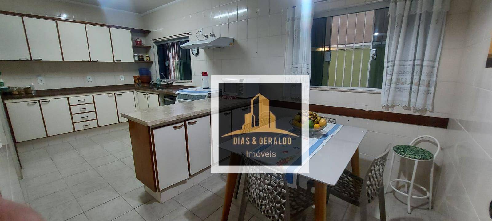 Sobrado à venda com 3 quartos, 264m² - Foto 12