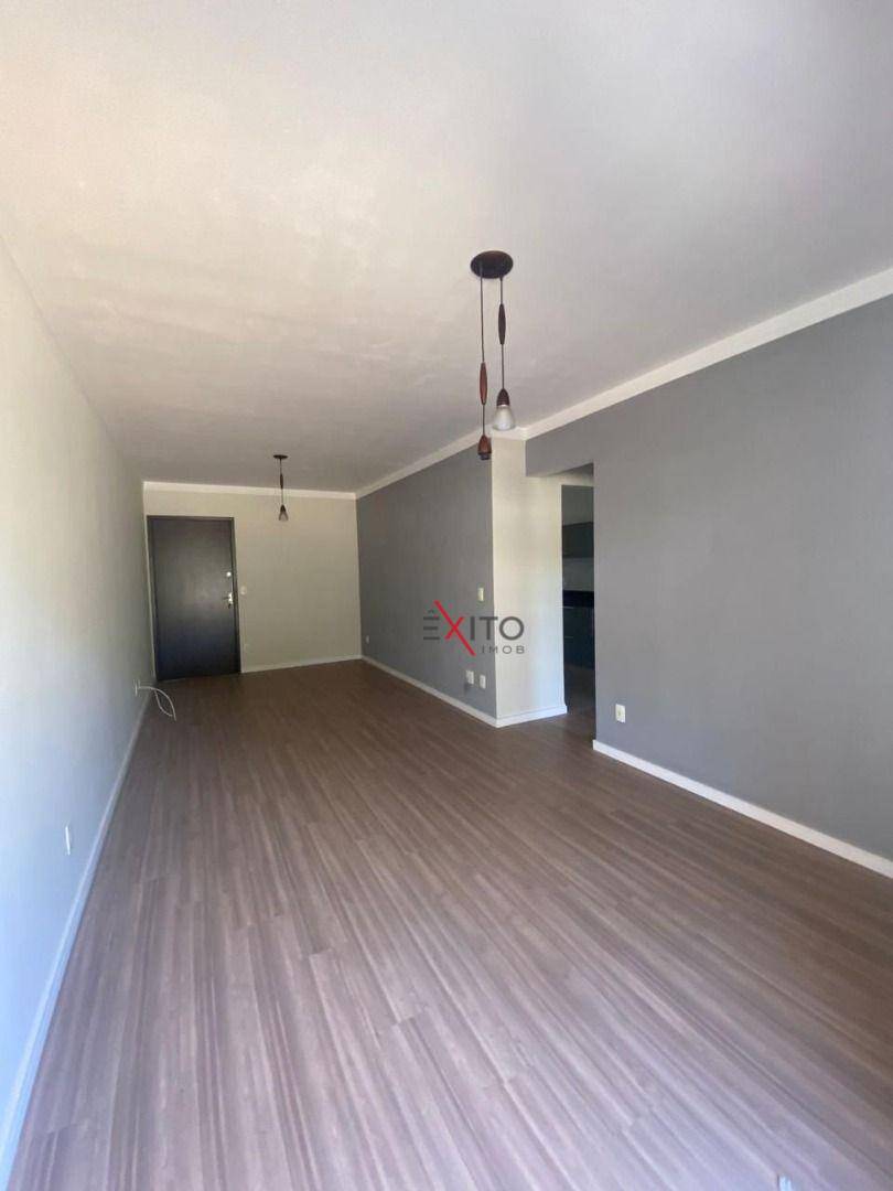 Apartamento à venda com 3 quartos, 93m² - Foto 11