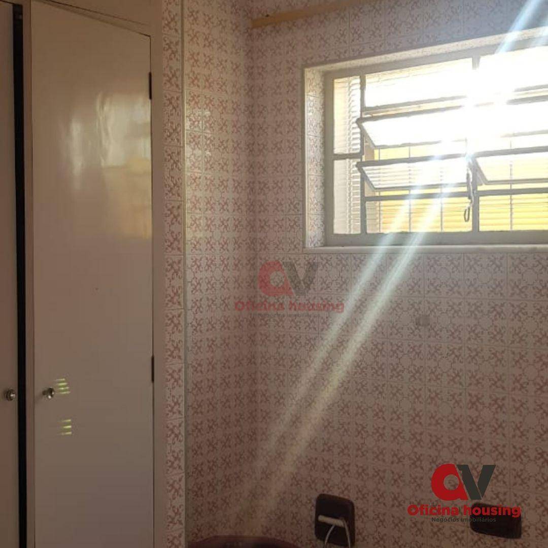 Casa à venda com 3 quartos, 194m² - Foto 14