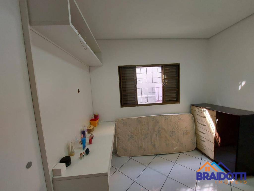 Casa à venda com 3 quartos, 204m² - Foto 7