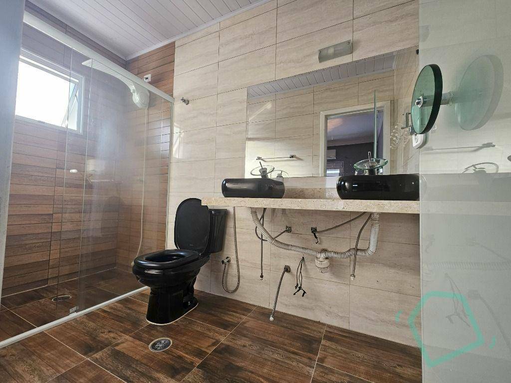Casa de Condomínio à venda e aluguel com 3 quartos, 400m² - Foto 29