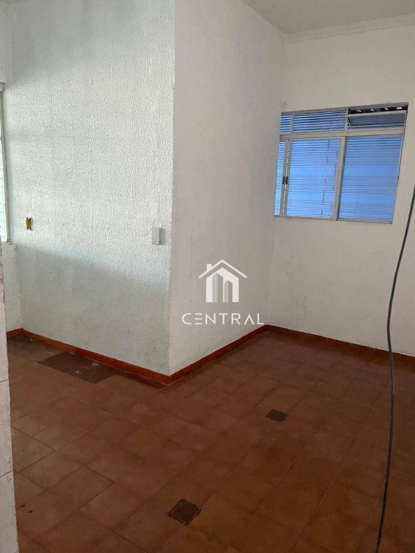 Casa à venda com 2 quartos, 250m² - Foto 2