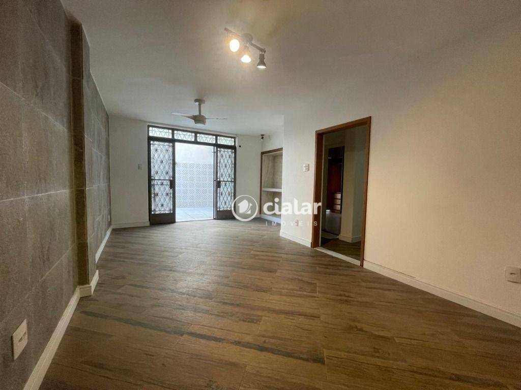 Apartamento à venda com 3 quartos, 230m² - Foto 2