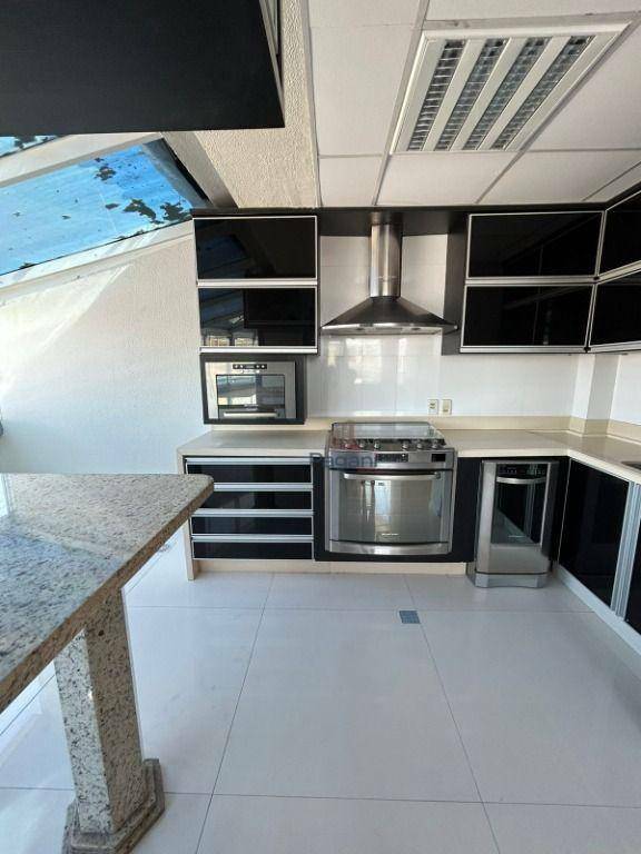 Cobertura à venda com 3 quartos, 230m² - Foto 13