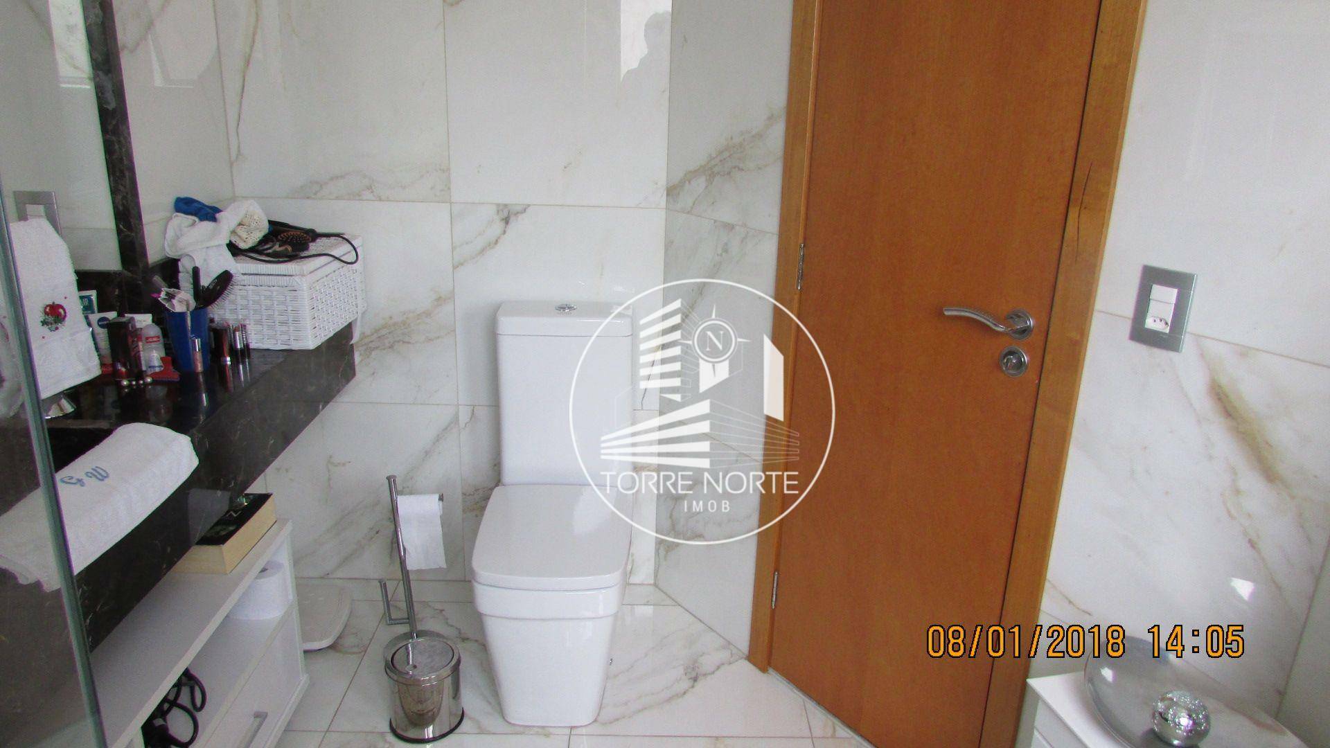 Apartamento à venda com 3 quartos, 187m² - Foto 2