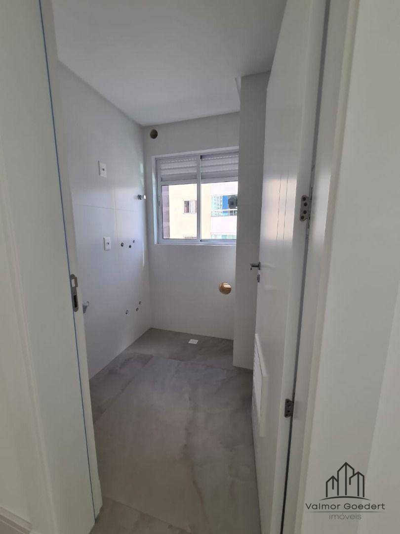 Apartamento à venda com 3 quartos, 130m² - Foto 10