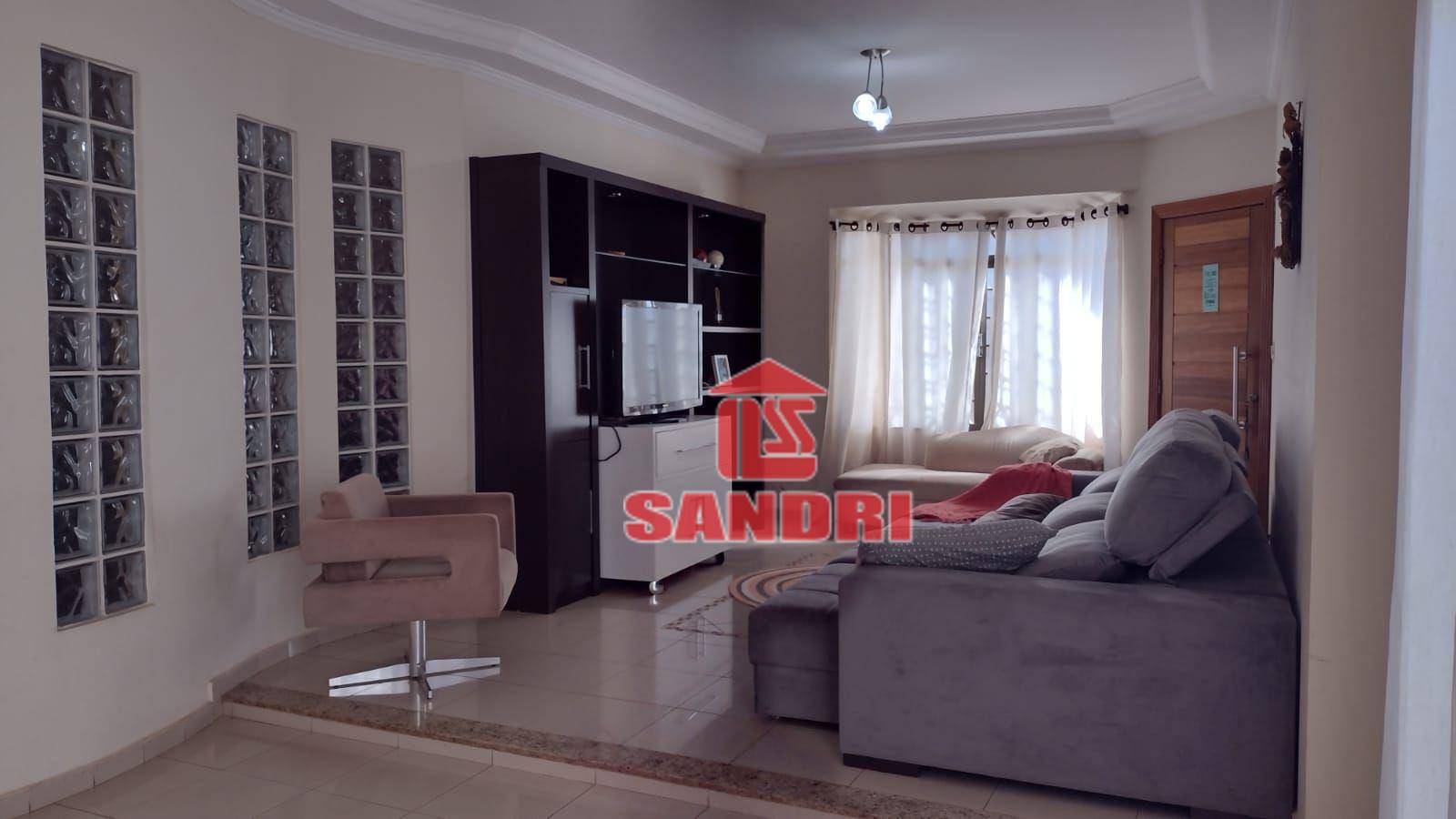 Casa à venda com 4 quartos, 135m² - Foto 3