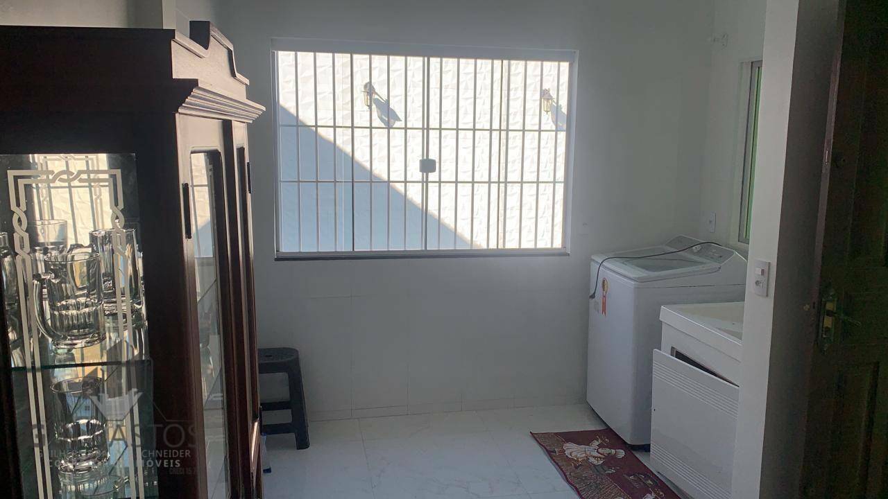 Casa à venda com 3 quartos, 200m² - Foto 11