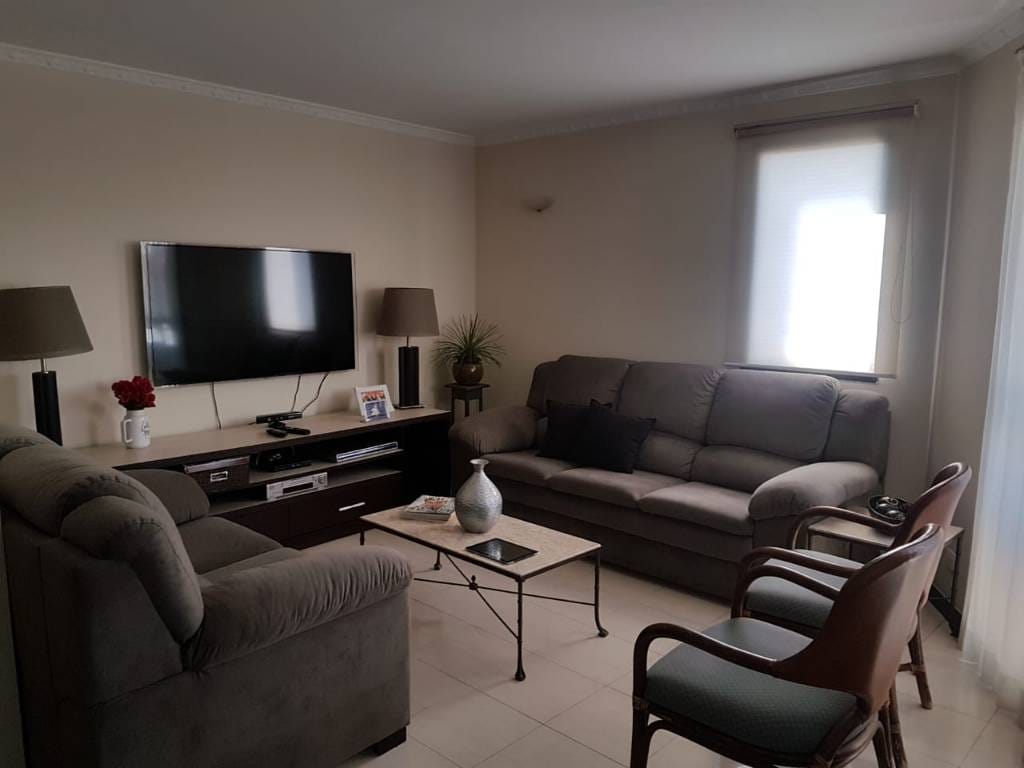 Apartamento à venda com 3 quartos, 145m² - Foto 1