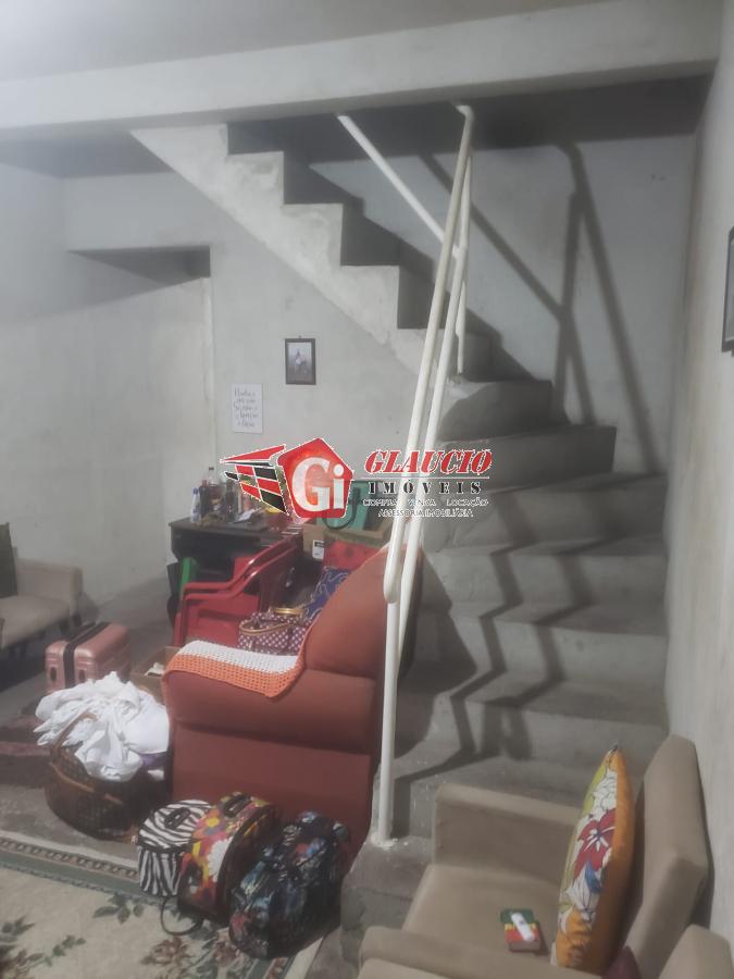 Sobrado à venda com 3 quartos, 100m² - Foto 1