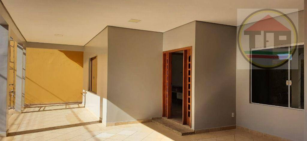 Casa para alugar com 3 quartos, 250m² - Foto 6