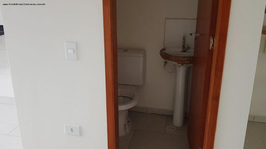 Casa à venda com 2 quartos, 60m² - Foto 7