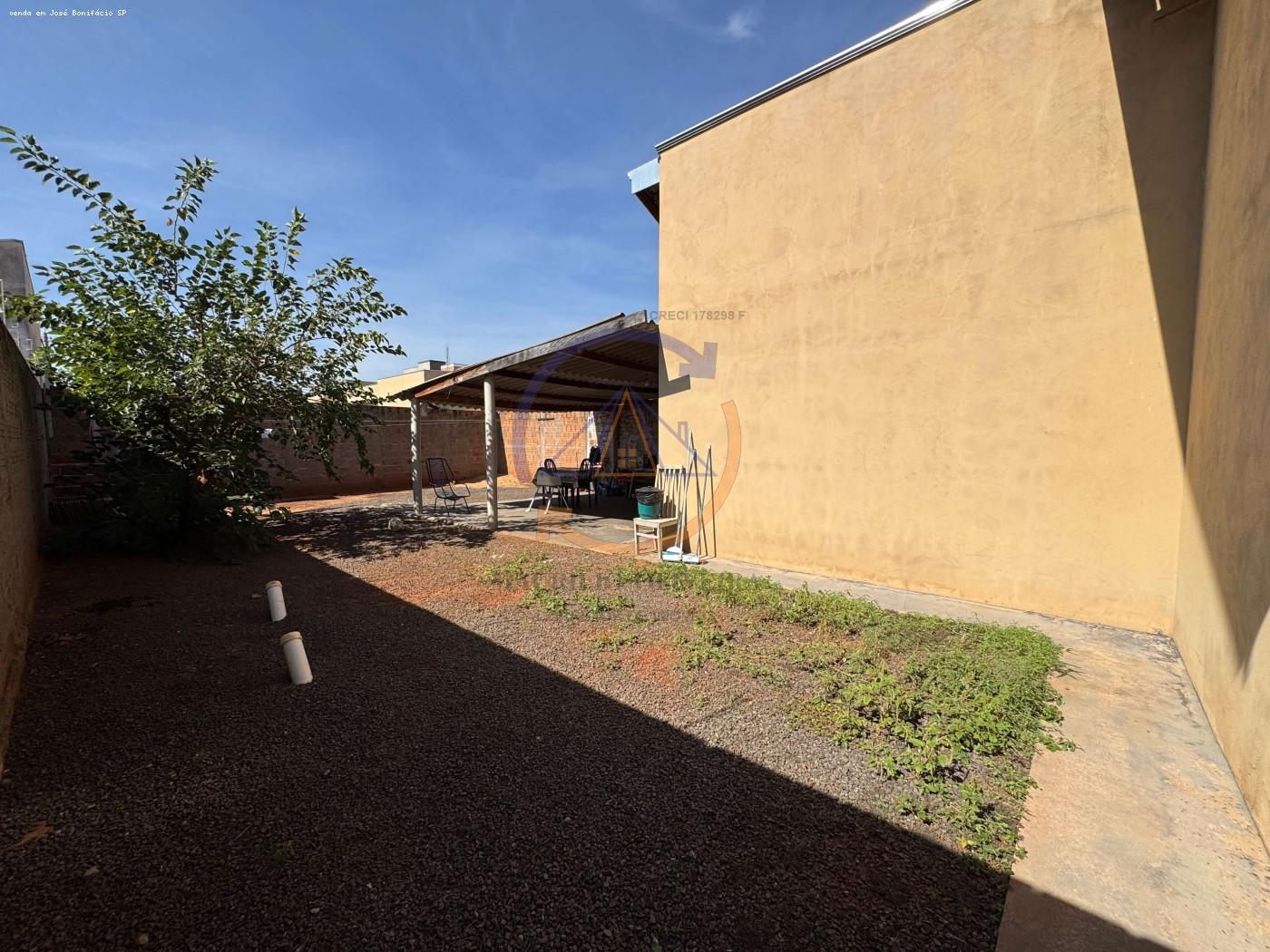 Casa à venda com 1 quarto, 250m² - Foto 13