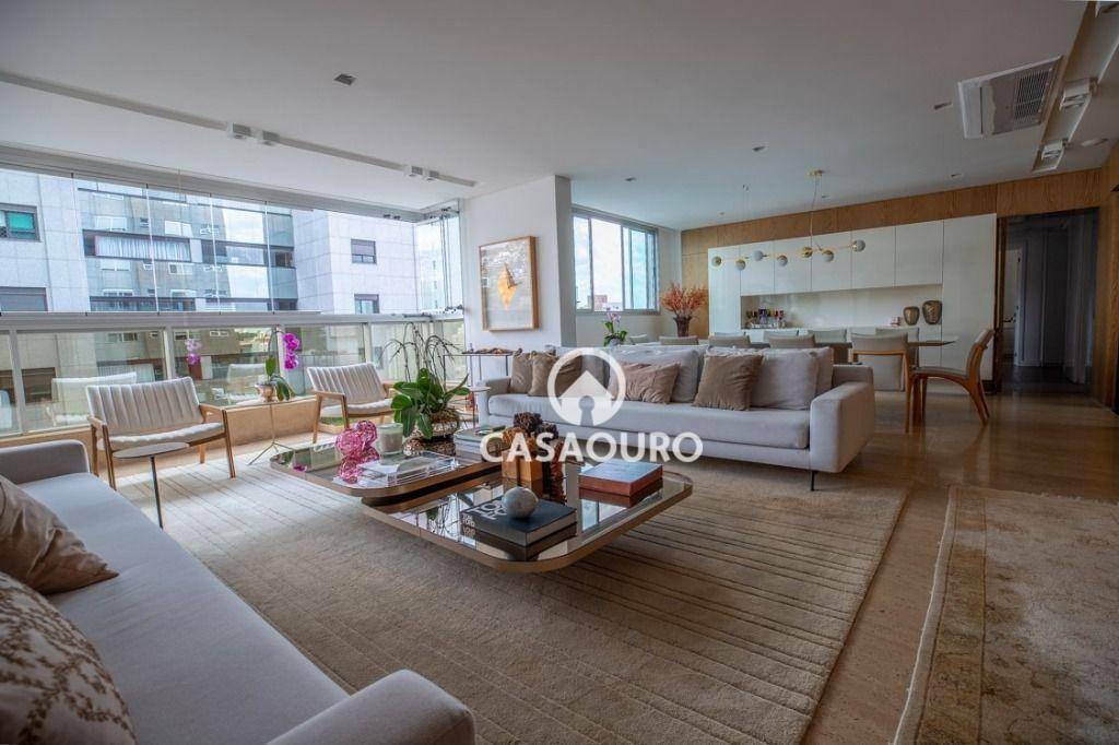 Apartamento à venda com 4 quartos, 197m² - Foto 1