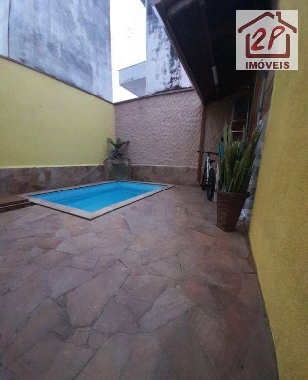 Casa à venda com 2 quartos, 70m² - Foto 18