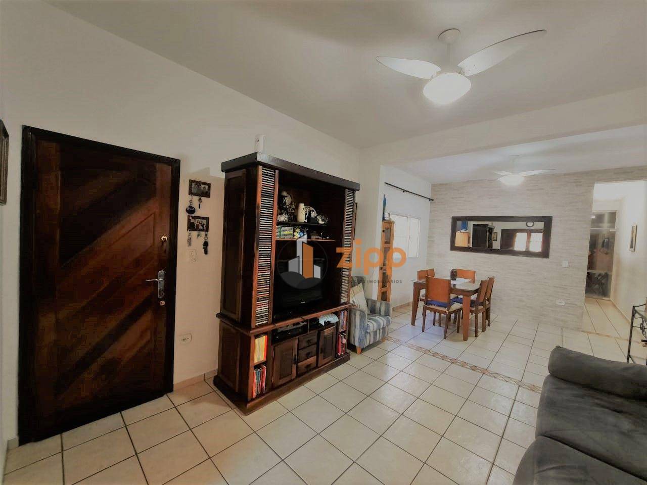 Sobrado à venda com 3 quartos, 200m² - Foto 1