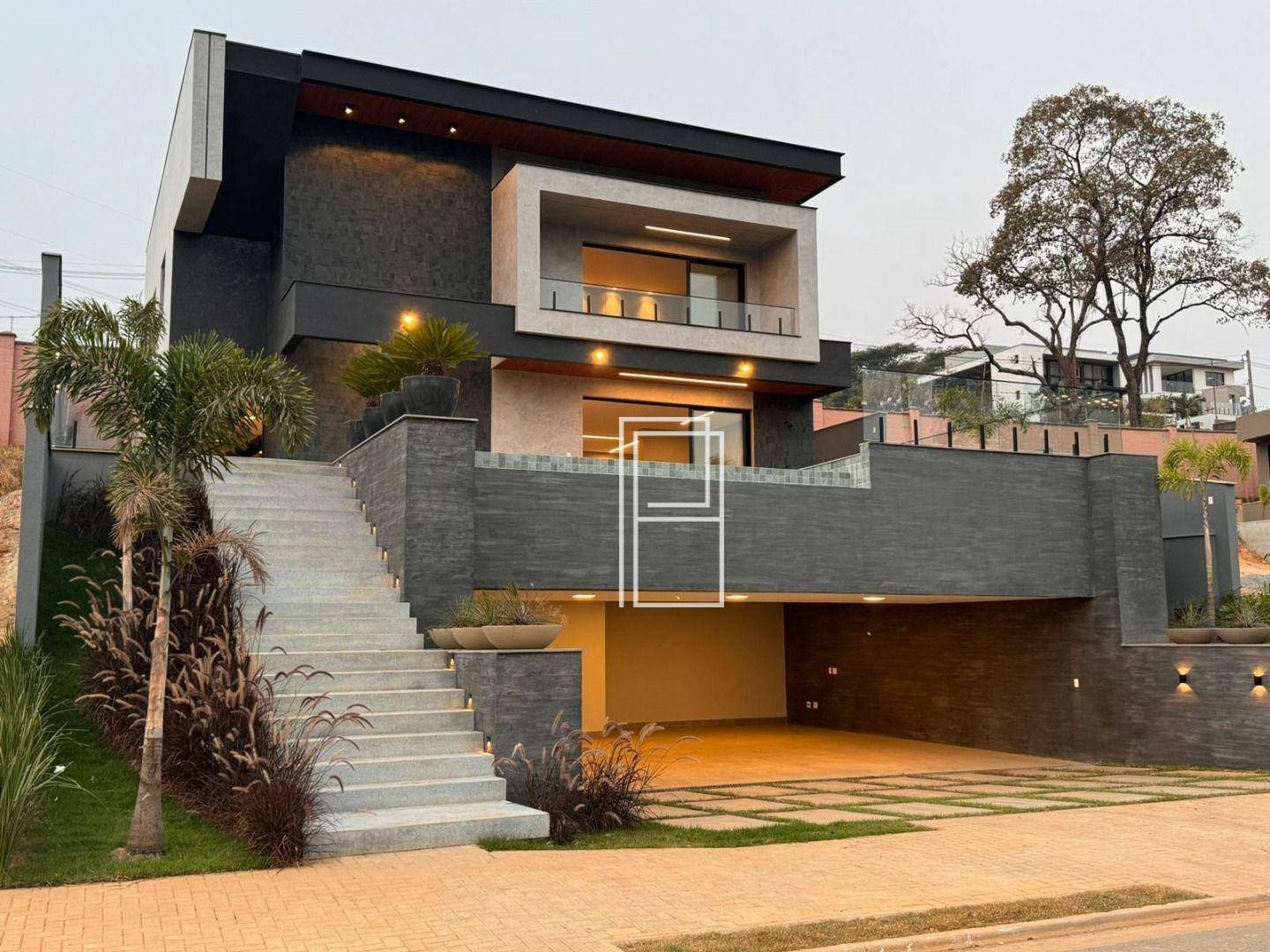 Casa de Condomínio à venda com 4 quartos, 437m² - Foto 1