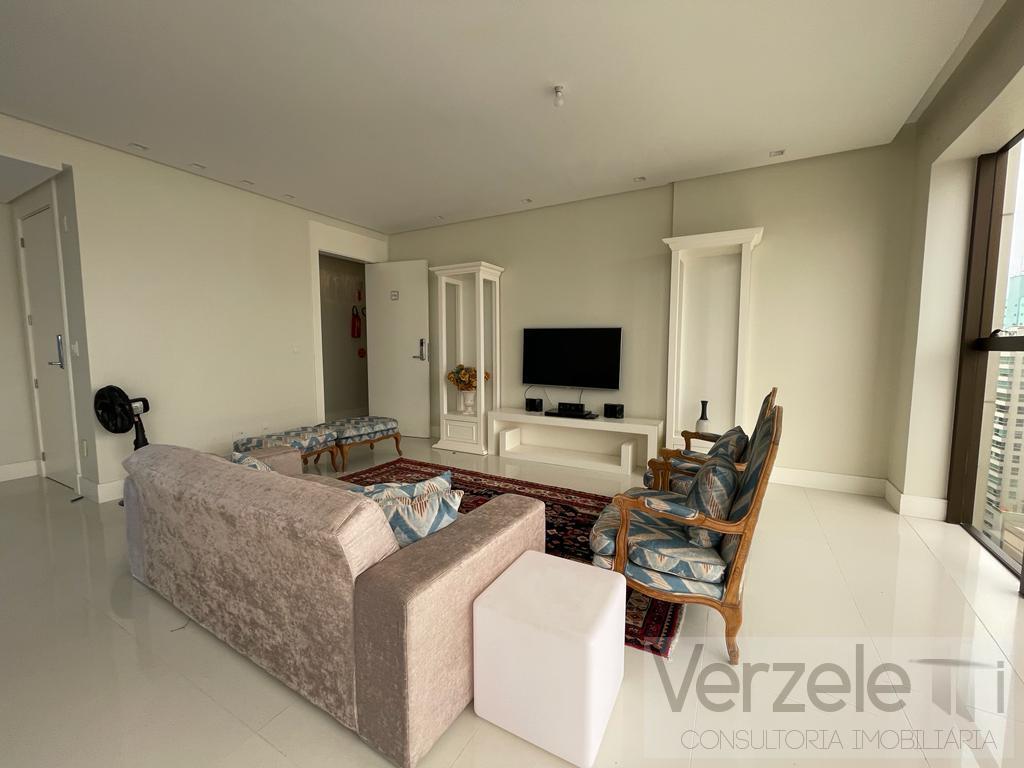 Apartamento à venda com 3 quartos, 130m² - Foto 11