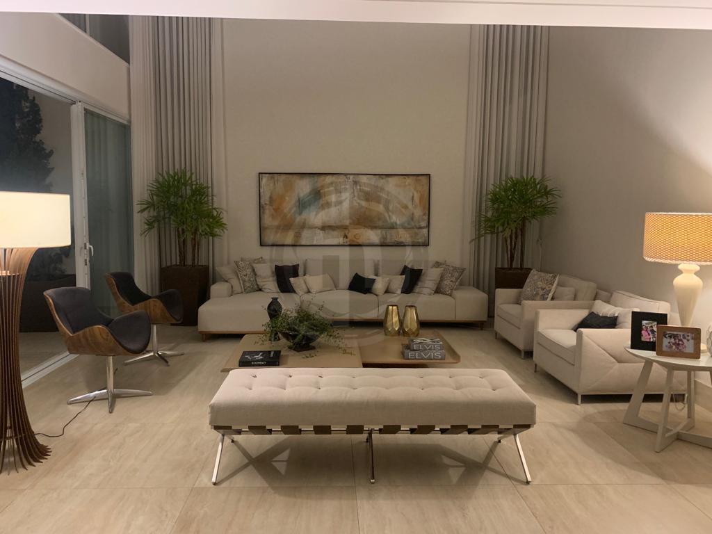 Casa de Condomínio à venda com 4 quartos, 380m² - Foto 2