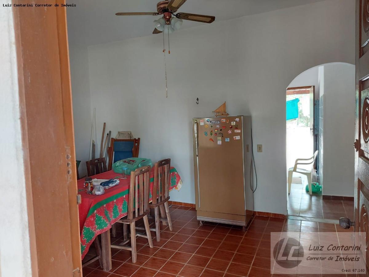 Casa à venda com 2 quartos, 900m² - Foto 12