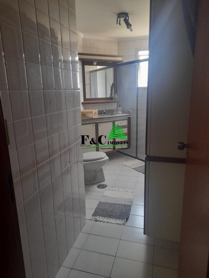 Apartamento à venda com 3 quartos, 129m² - Foto 13