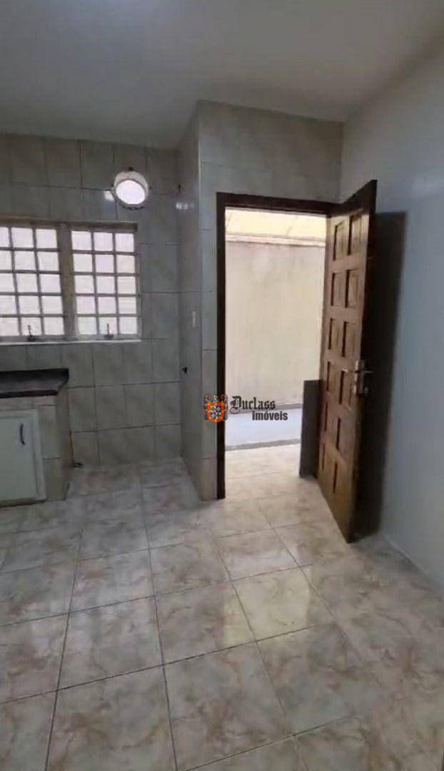 Sobrado à venda com 4 quartos, 200m² - Foto 19