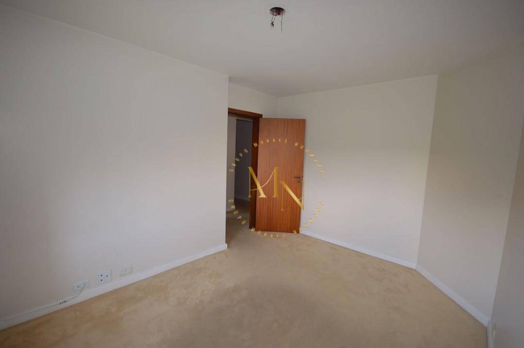 Apartamento à venda com 4 quartos, 196m² - Foto 13