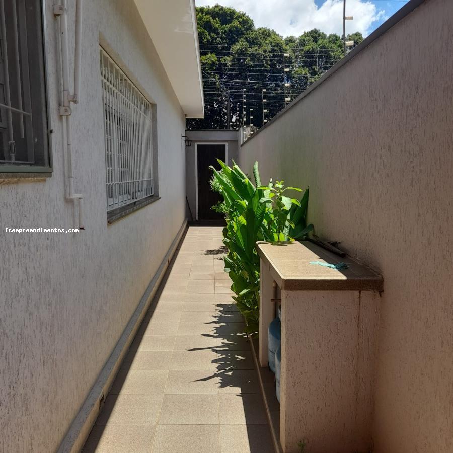 Casa à venda com 3 quartos, 300m² - Foto 18