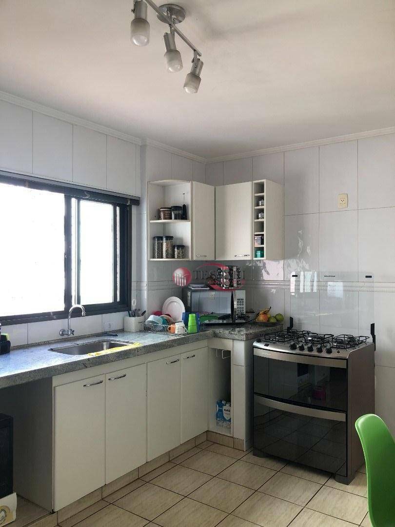 Apartamento à venda com 3 quartos, 130m² - Foto 4