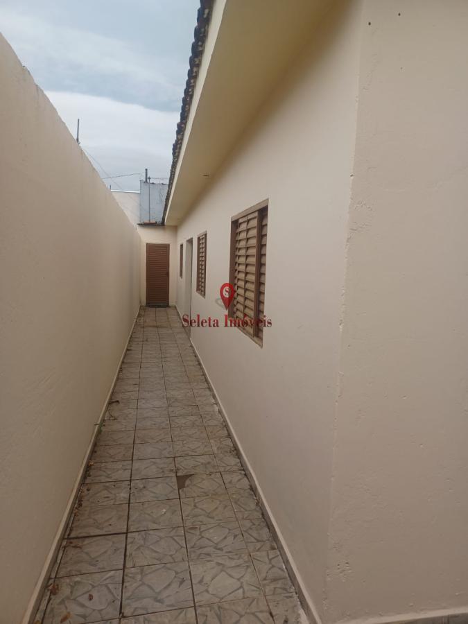 Casa à venda com 2 quartos, 93m² - Foto 1