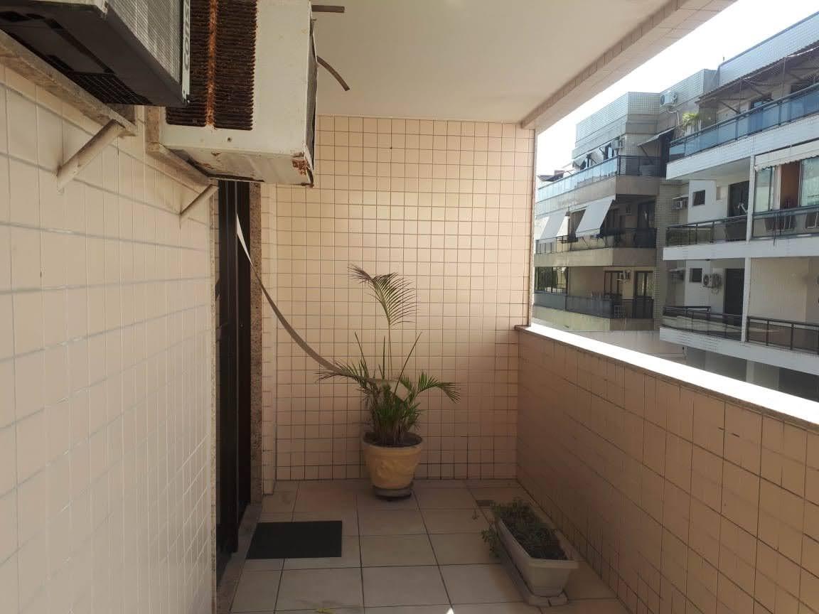 Apartamento à venda com 3 quartos, 190m² - Foto 9