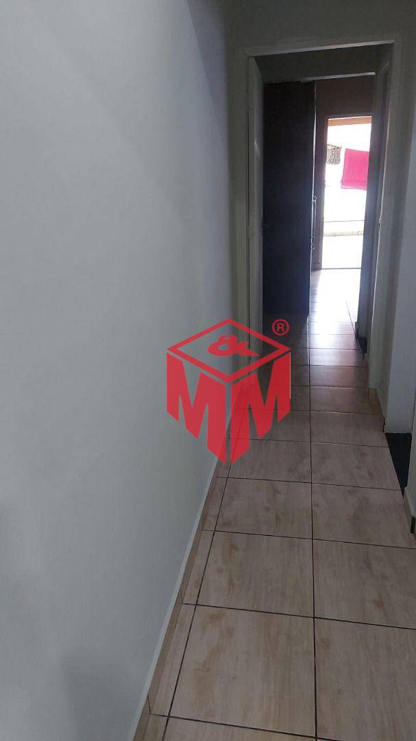 Casa à venda com 5 quartos, 200m² - Foto 22