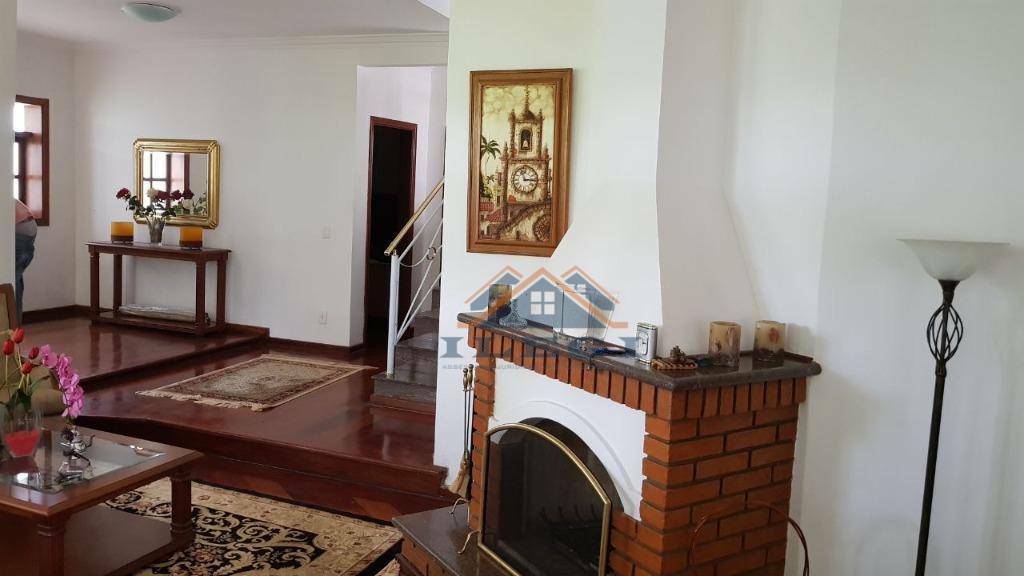 Casa de Condomínio para alugar com 4 quartos, 400m² - Foto 11