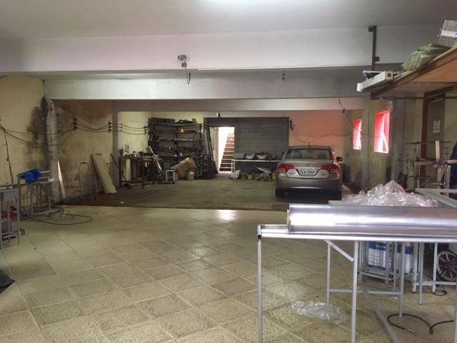 Sobrado à venda com 3 quartos, 550m² - Foto 2