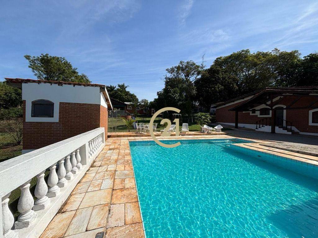 Chácara para alugar com 4 quartos, 440m² - Foto 1