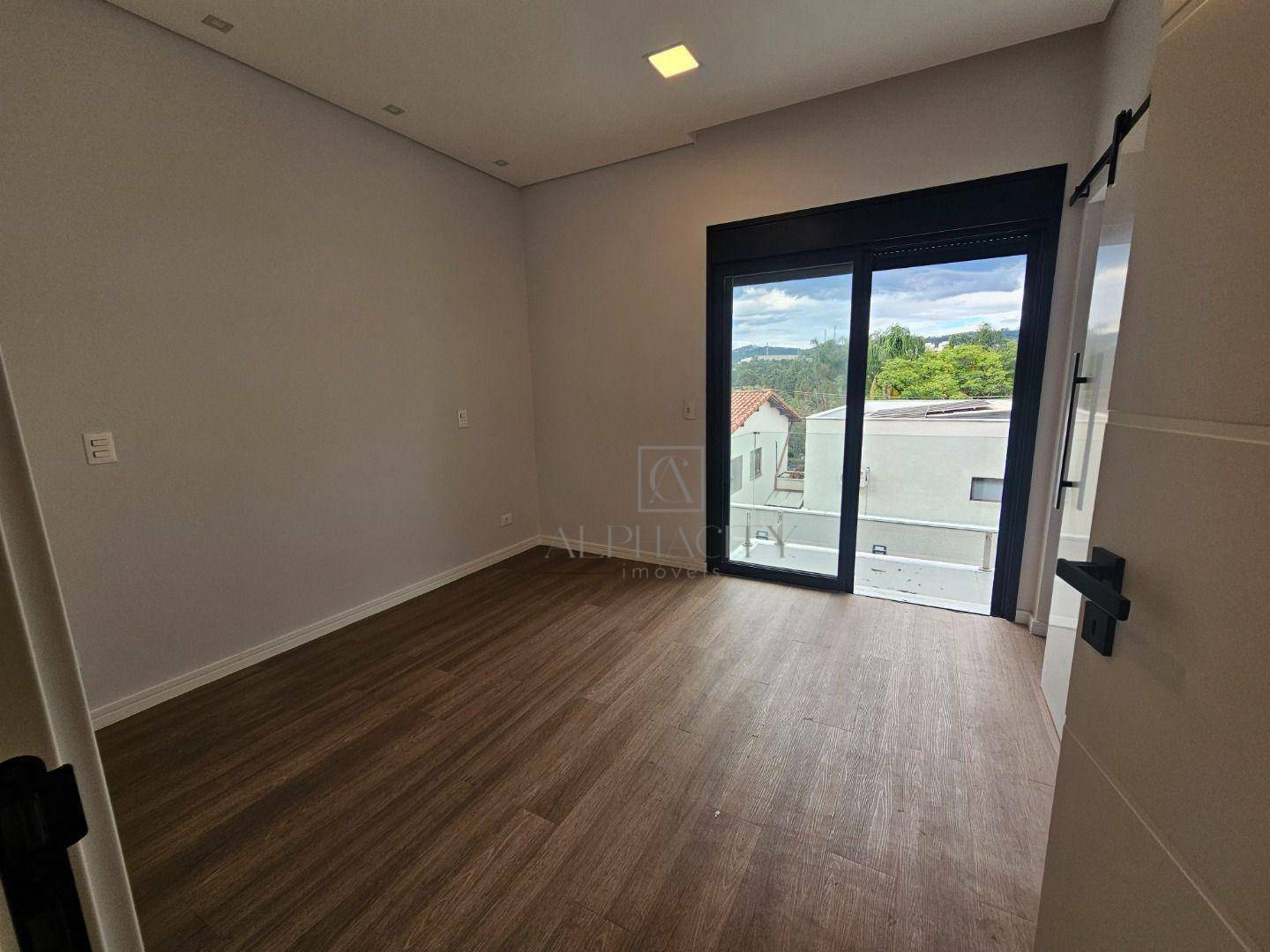 Casa de Condomínio à venda com 3 quartos, 310m² - Foto 5