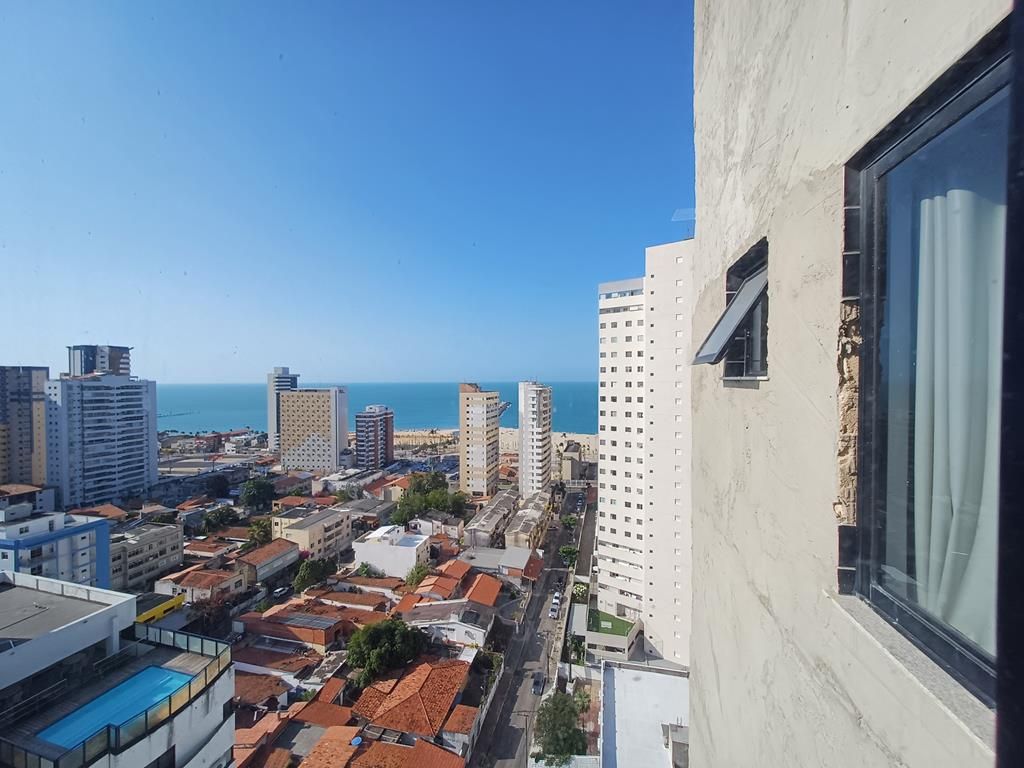 Apartamento para alugar com 3 quartos, 137m² - Foto 13