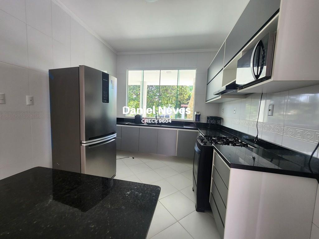 Casa de Condomínio à venda com 5 quartos, 202m² - Foto 9