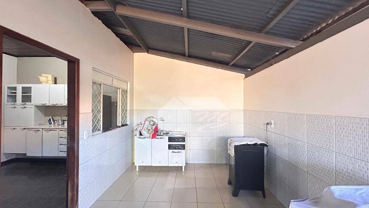 Casa à venda com 3 quartos, 150m² - Foto 14