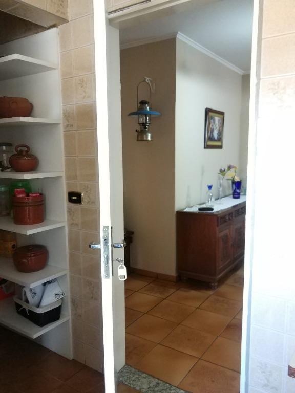 Casa à venda e aluguel com 3 quartos, 300m² - Foto 7