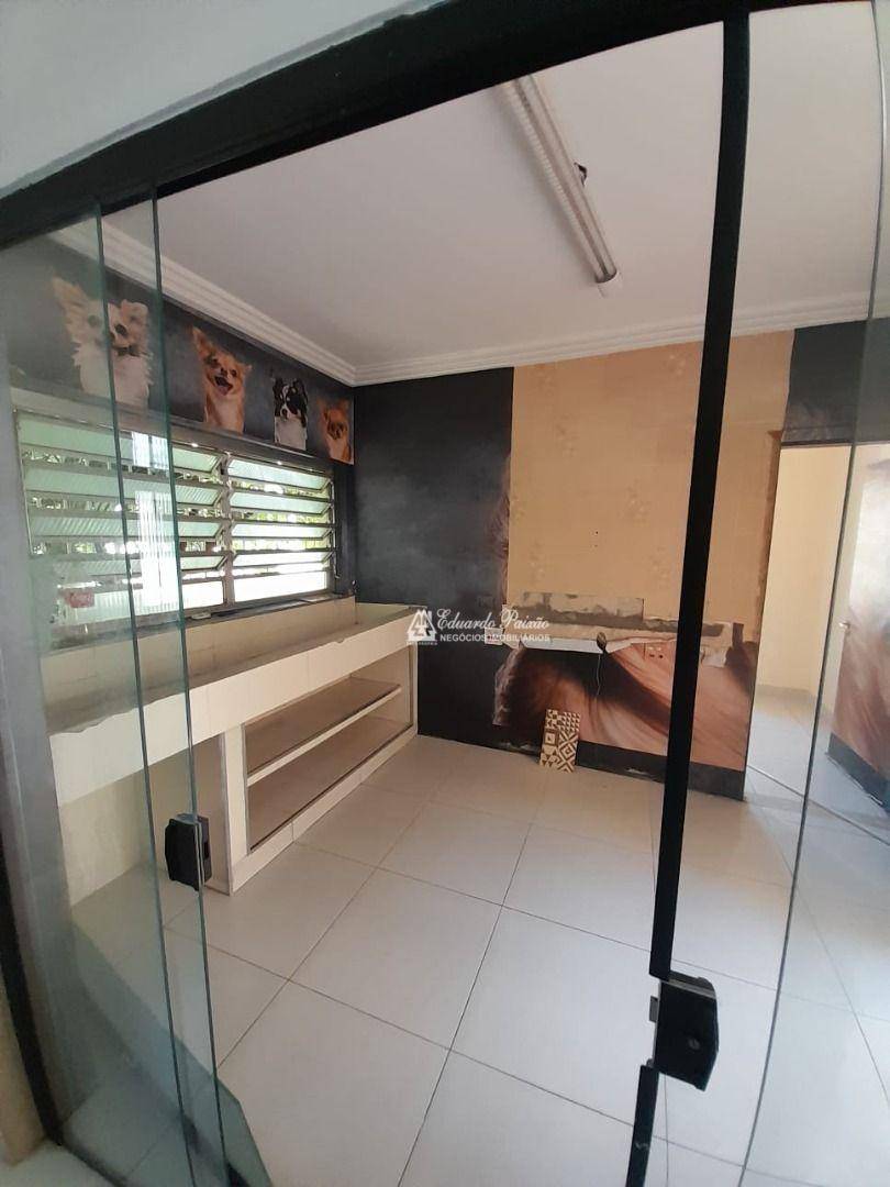 Casa à venda e aluguel com 4 quartos, 200m² - Foto 9