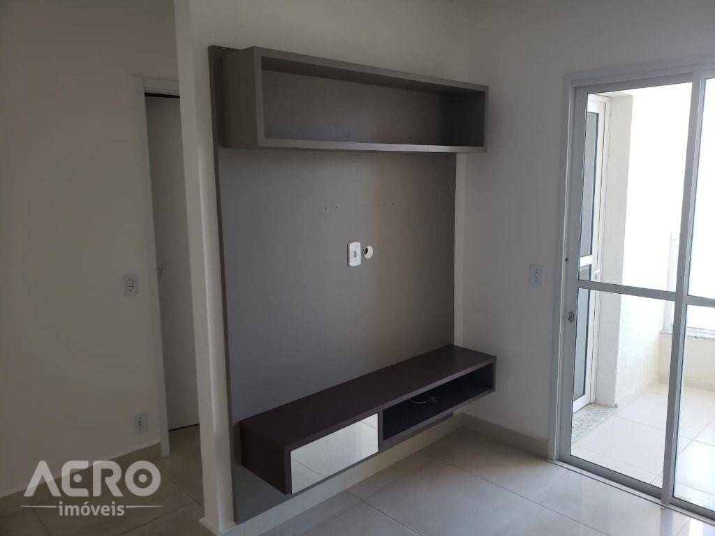 Apartamento para alugar com 2 quartos, 70m² - Foto 4