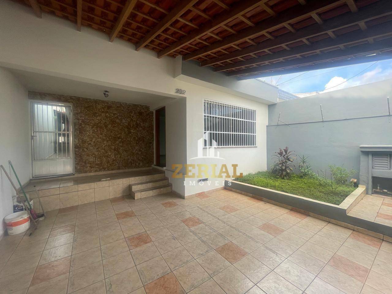 Casa à venda com 3 quartos, 186m² - Foto 1