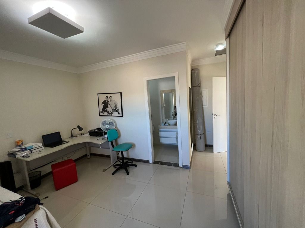 Casa de Condomínio à venda com 4 quartos, 330m² - Foto 33