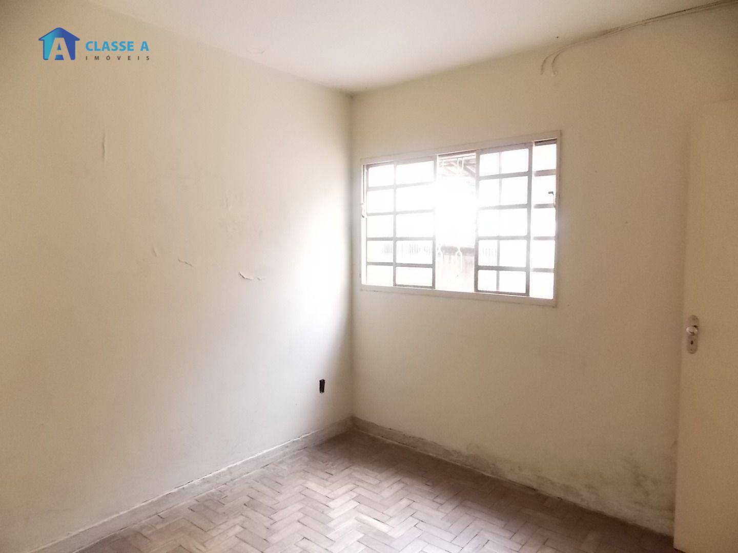 Casa à venda com 4 quartos, 200m² - Foto 28